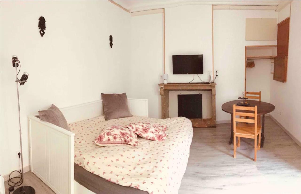 Studio Sittelle Gray Luaran gambar